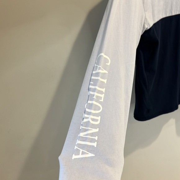 HOLLISTER long sleeve hoodie, NWT size M two toned - Picture 9 of 9